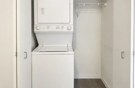 2 Bedroom South Loop Apartment