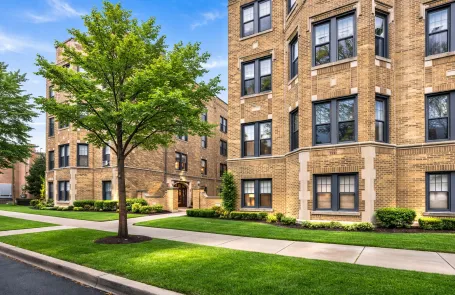 2 Bedroom North Center Apartment