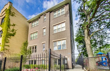 3 Bedroom Woodlawn Apartment