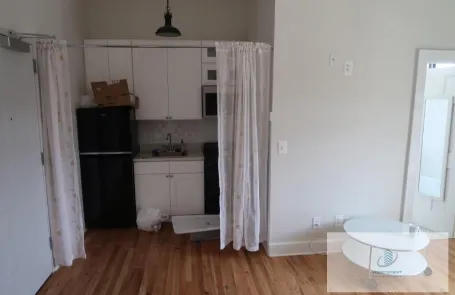 Studio Uptown Apartment