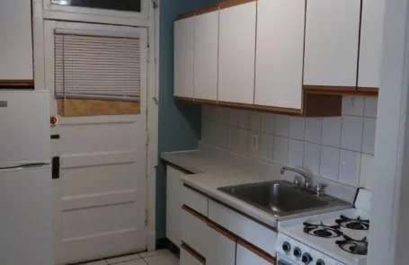1 Bedroom Lincoln Square Apartment