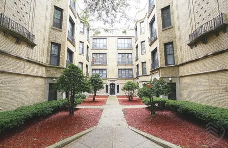 2 Bedroom Edgewater Apartment