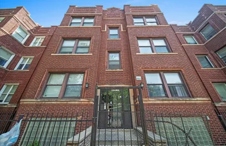3 Bedroom Woodlawn Apartment