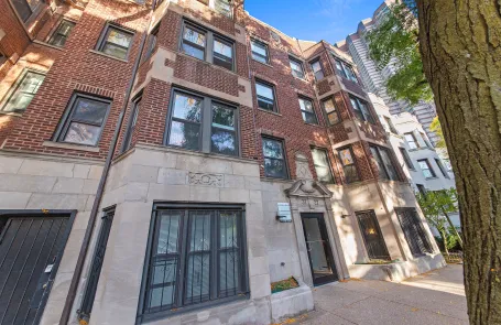 1 Bedroom Lakeview Apartment