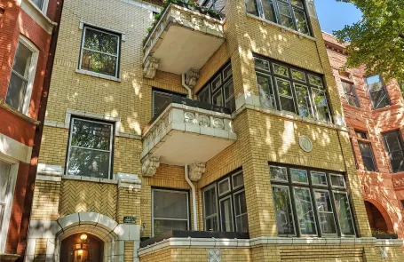 4 Bedroom Lincoln Park Apartment