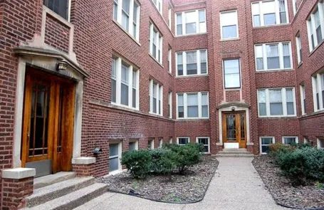 1 Bedroom Belmont Cragin Apartment