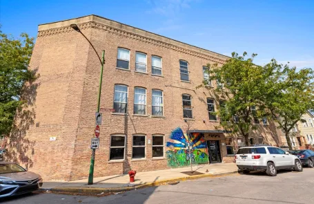 1 Bedroom Pilsen Apartment