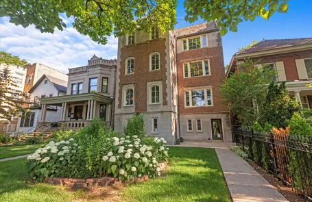 4 Bedroom Logan Square Apartment