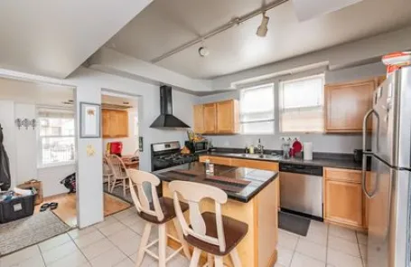 4 Bedroom Graceland West Apartment