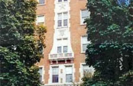 Studio Sheridan Park Apartment