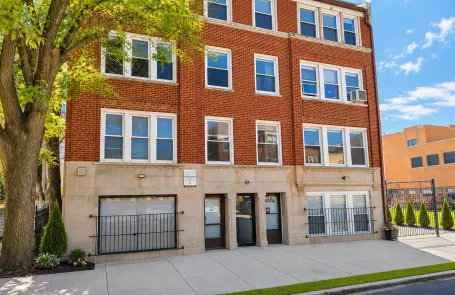 Studio Rogers Park Apartment