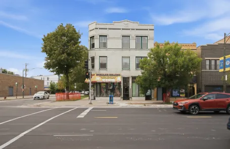 2 Bedroom Logan Square Apartment