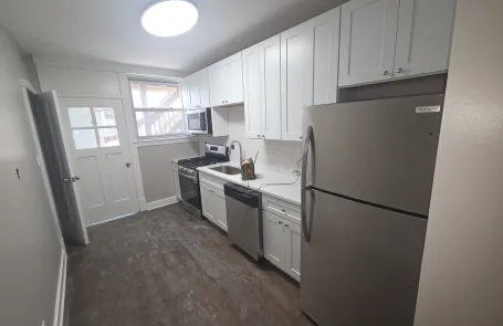 4 Bedroom Ravenswood Apartment