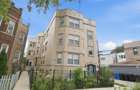 1 Bedroom Logan Square Apartment