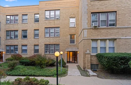 1 Bedroom DePaul Apartment