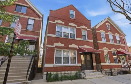 3 Bedroom Bridgeport Apartment