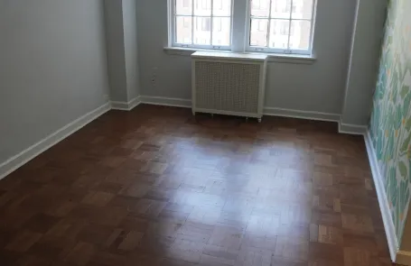1 Bedroom Lakeview Apartment