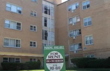 1 Bedroom Rogers Park Apartment