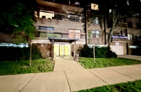 1 Bedroom Edgewater Apartment