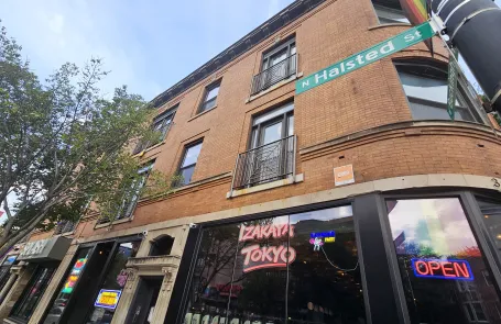 4 Bedroom Lakeview Apartment