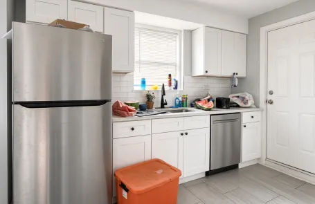2 Bedroom Hollywood Park Apartment