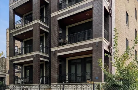 3 Bedroom Woodlawn Apartment