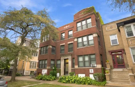 3 Bedroom Hyde Park Apartment
