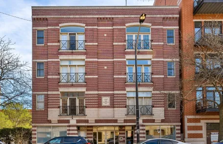 2 Bedroom West Loop Apartment