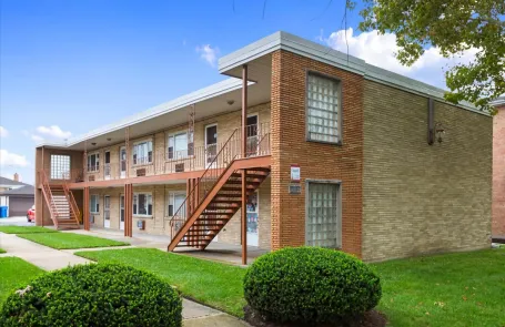 1 Bedroom Clearing Apartment