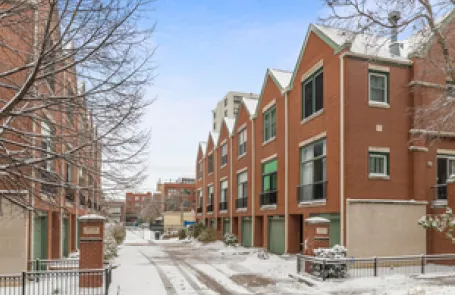 3 Bedroom Bucktown Apartment