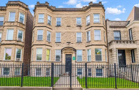1 Bedroom Humboldt Park Apartment
