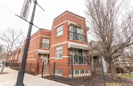 2 Bedroom Portage Park Apartment