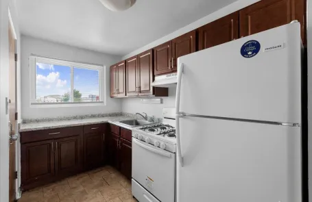 1 Bedroom Rogers Park Apartment
