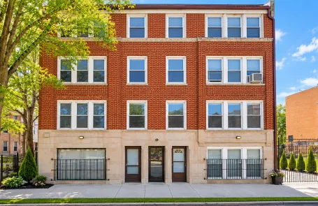 Studio Rogers Park Apartment