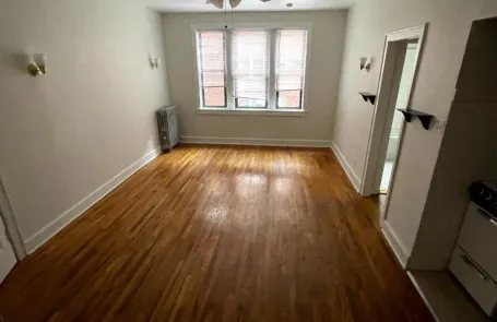 Studio Portage Park Apartment