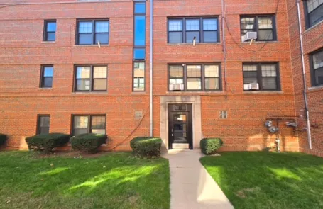 2 Bedroom Budlong Woods Apartment