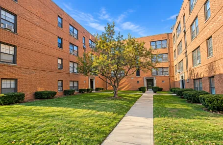 2 Bedroom Budlong Woods Apartment