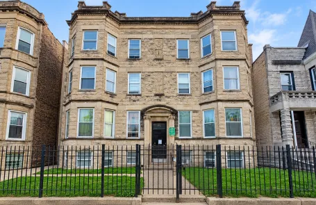 2 Bedroom Humboldt Park Apartment