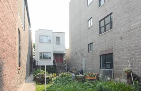 1 Bedroom Lakeview Apartment