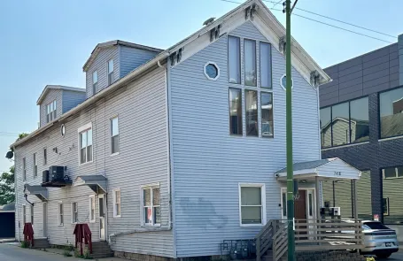 1 Bedroom Lincoln Park Apartment