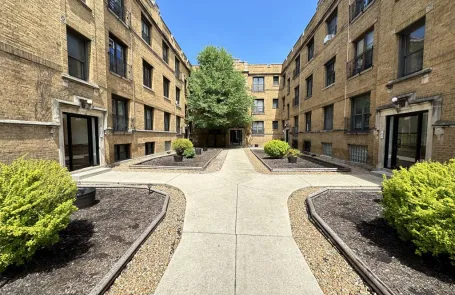 2 Bedroom Lakeview Apartment
