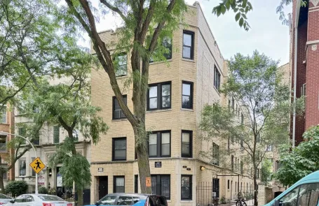 1 Bedroom Lakeview Apartment