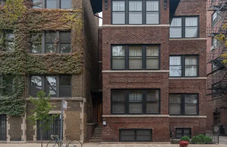 6 Bedroom Lakeview Apartment
