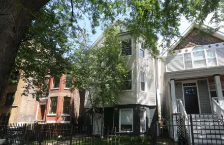 3 Bedroom Ravenswood Apartment