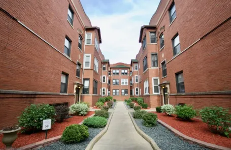 2 Bedroom Ravenswood Apartment
