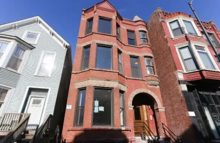 1 Bedroom Lakeview Apartment