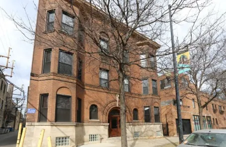 2 Bedroom Ravenswood Apartment