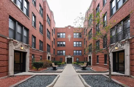 1 Bedroom Wrigleyville Apartment