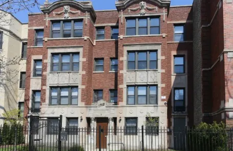 1 Bedroom Rogers Park Apartment
