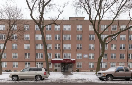 1 Bedroom Rogers Park Apartment